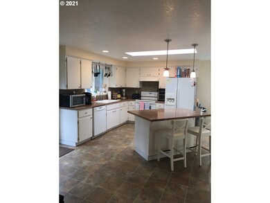 532 N Knights Bridge Rd, Canby, OR 97013 - photo 6