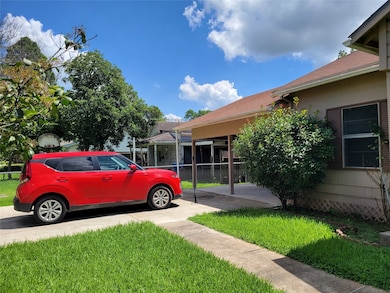 1611 5th St, Rosenberg, TX 77471 - photo 3