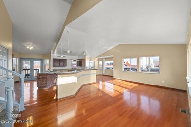 13-web-or-mls-9301 W Margin Way-13