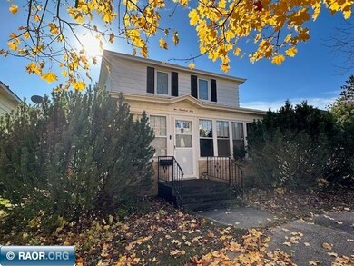 205 5th St NW, Chisholm, MN 55719 - photo 2