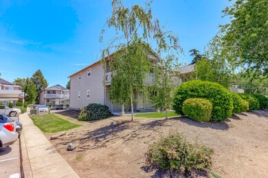 628 Valley Heart Ln, Central Point, OR 97502 - photo 2