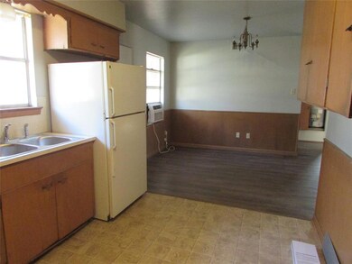 1602 Nichols St, Ennis, TX 75119 - photo 7