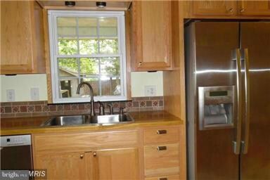 823 Salem Dr, Fredericksburg, VA 22407 - photo 5