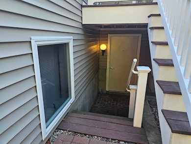 30 Sterling Ln, South Berwick, ME 03908 - photo 4