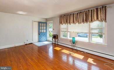 5241 Arrowhead Ln, Drexel Hill, PA 19026 - photo 6