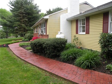 5546 Wagner Rd, Coopersburg, PA 18036 - photo 2