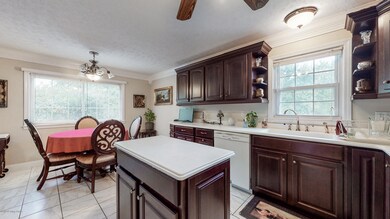 8111 Terry Rd Louisville KY 40258 (12 of