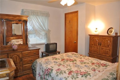 1ST FLOOR MASTER BEDROOM