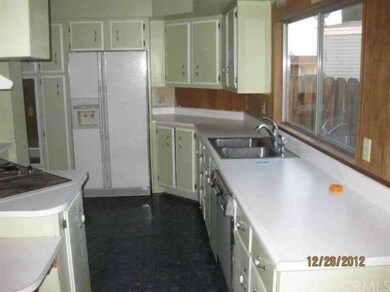 14151 Riviera Ct, Victorville, CA 92395 - photo 2