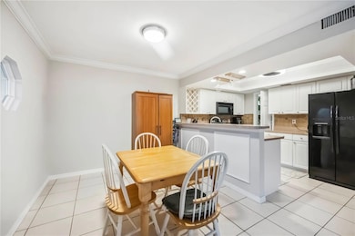 6860 Whitman Ct unit 32B, Sarasota, FL 34243 - photo 4