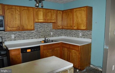 211 W Mill Ave, Capitol Heights, MD 20743 - photo 4