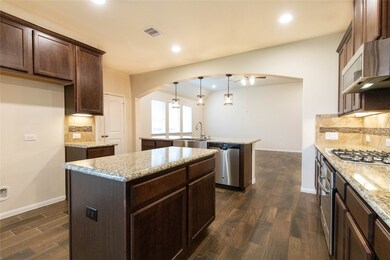 5173 Echo Falls Dr, Alvin, TX 77511 - photo 2