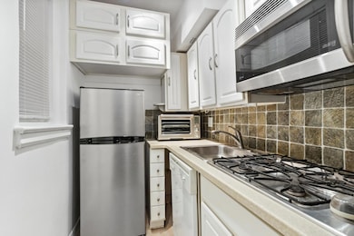 304 W 75th St unit 3-F, New York, NY 10023 - photo 6