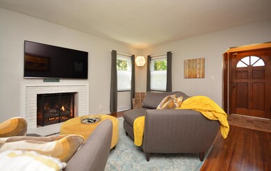 225 E Royal Forest Blvd, Columbus, OH 43214 - photo 4