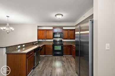 2118 Country Club Dr unit 10, Saint Clair Shores, MI 48082 - photo 6