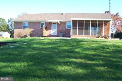 2919 Jefferson Dr, Chambersburg, PA 17201 - photo 4