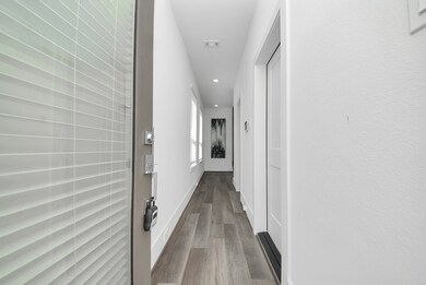 7502 Carver Rd unit A, Houston, TX 77088 - photo 2