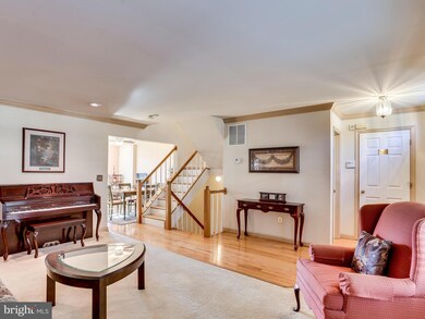 10629 Alison Dr, Burke, VA 22015 - photo 5