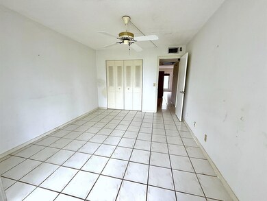2002 Ellesmere A unit 2002, Deerfield Beach, FL 33442 - photo 5