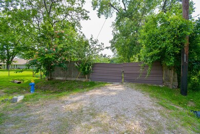 7110 Darien St, Houston, TX 77028 - photo 2