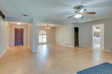 624 Robindale Ct, Bedford, TX 76022 - photo 5