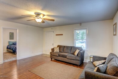805 N 5th Ave Wilmington NC-large-008-15