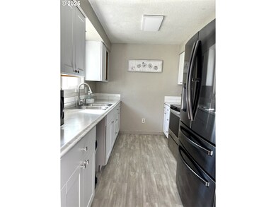 540 NW 10th St, Hermiston, OR 97838 - photo 5