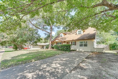 802 Phillips Dr, Ennis, TX 75119 - photo 4