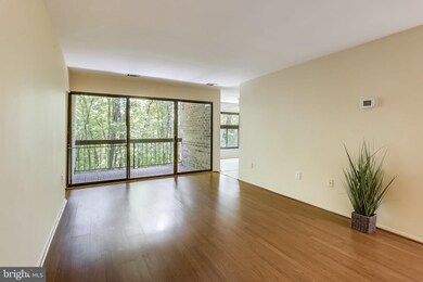 433 Christopher Ave unit 13, Gaithersburg, MD 20879 - photo 3