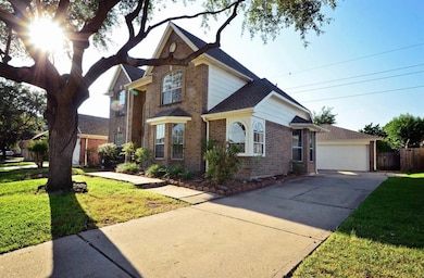 15410 Oak Lake Glen Dr, Sugar Land, TX 77498 - photo 2