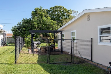 143 S Wimbrow Dr, Sebastian, FL 32958 - photo 5