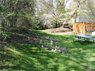 Tranquil private backyard to enjoy.