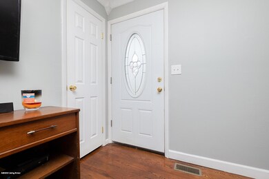 9019 Cinderella Ln, Louisville, KY 40229 - photo 4