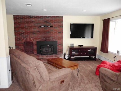 4506 Nile Dr, Whitehall, PA 18052 - photo 3