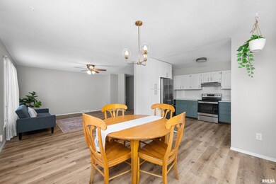 4652 Hitching Post Ct, Davenport, IA 52806 - photo 6