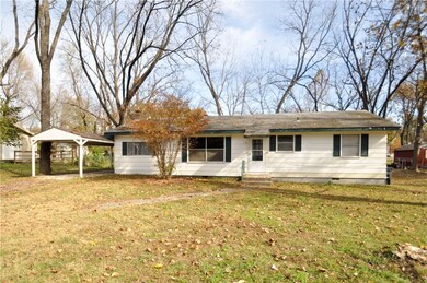 125 S Border St, Prairie Grove, AR 72753 - photo 2