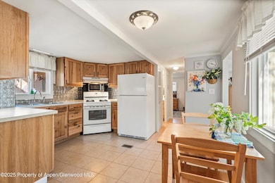 Kitchen & Dining Area