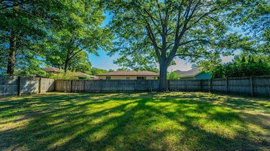 419 N Wright St, Griffith, IN 46319 - photo 2