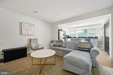 100 W Taylor Run Pkwy unit 3, Alexandria, VA 22314 - photo 2