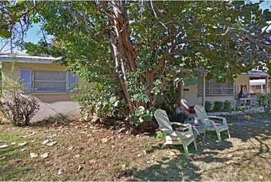 1060 8th St S, Naples, FL 34102 - photo 3