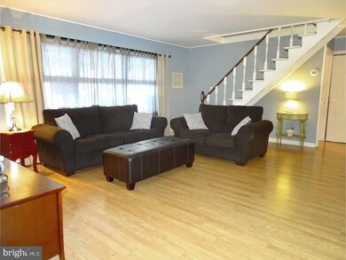 25 Aspen Ln, Levittown, PA 19055 - photo 4