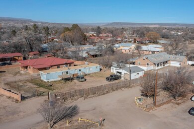 1211 Corlett Rd, Española, NM 87532 - photo 3