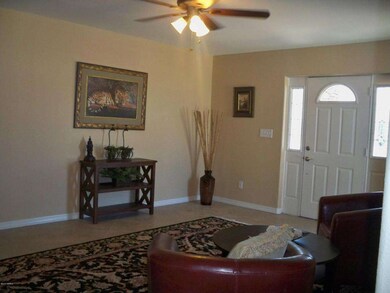 Comfortable Front Room/Living