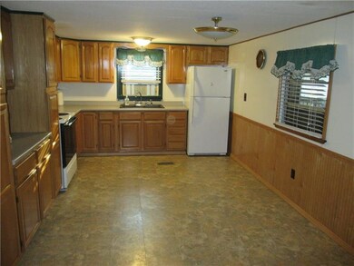 KITCHEN AND DINIG ROOM COMBO