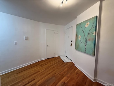 530 Dubois Ave unit 7C, Valley Stream, NY 11581 - photo 7