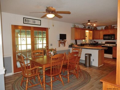 33 Chester Ct, Troy, NY 12182 - photo 6