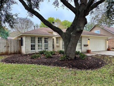 116 Bougainvillea St, Lake Jackson, TX 77566 - photo 3