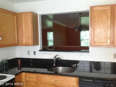 6804 Amber Hill Ct, District Heights, MD 20747 - photo 5