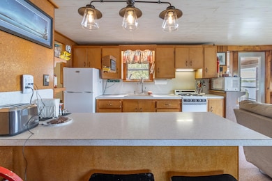 18 Breezy Knoll Interiors-7