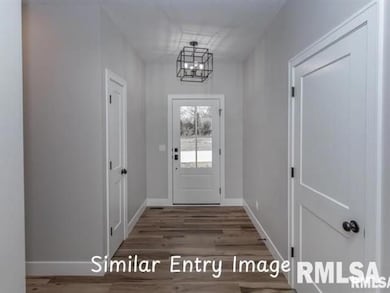 4757 Willow Cir, Davenport, IA 52806 - photo 2